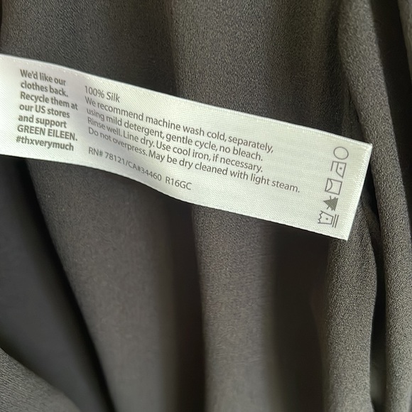 Eileen fisher simple black dress with tulip sleeves. XL - Picture 5 of 5